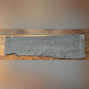 *Like New* LULULEMON arm warmers